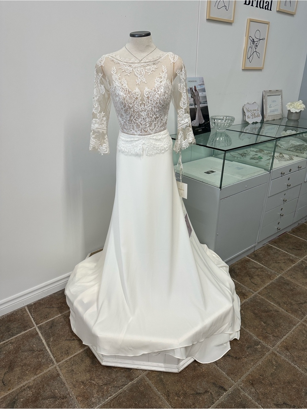 Elegant White Lace Bodice Wedding Dress